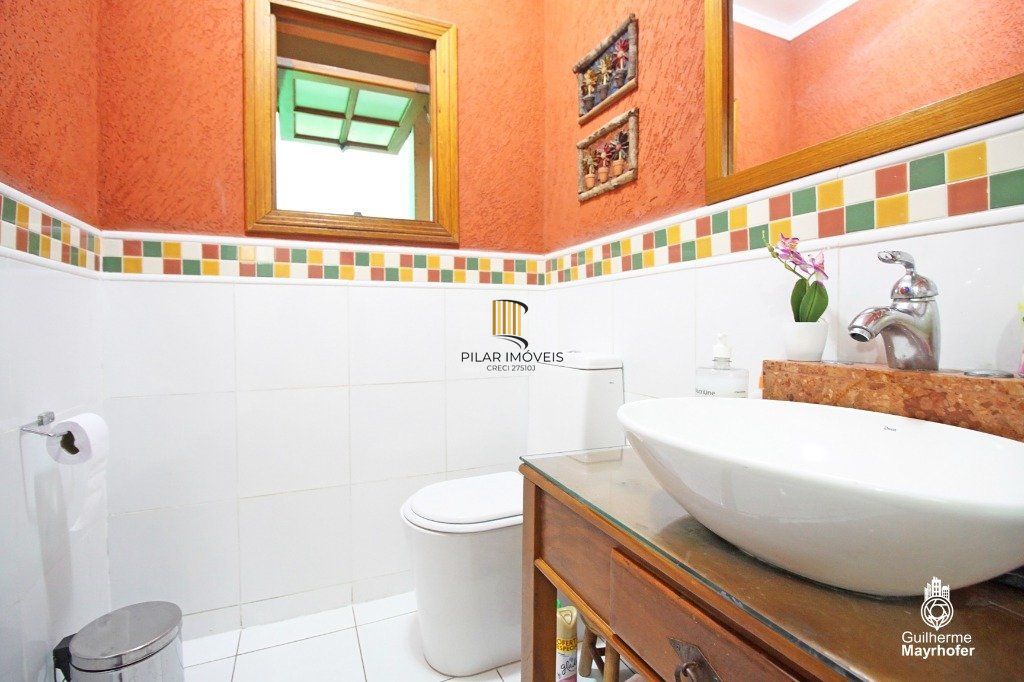Casa para Venda - 151.36m², 3 dormitórios, sendo 1 suites, 2 vagas - Partenon