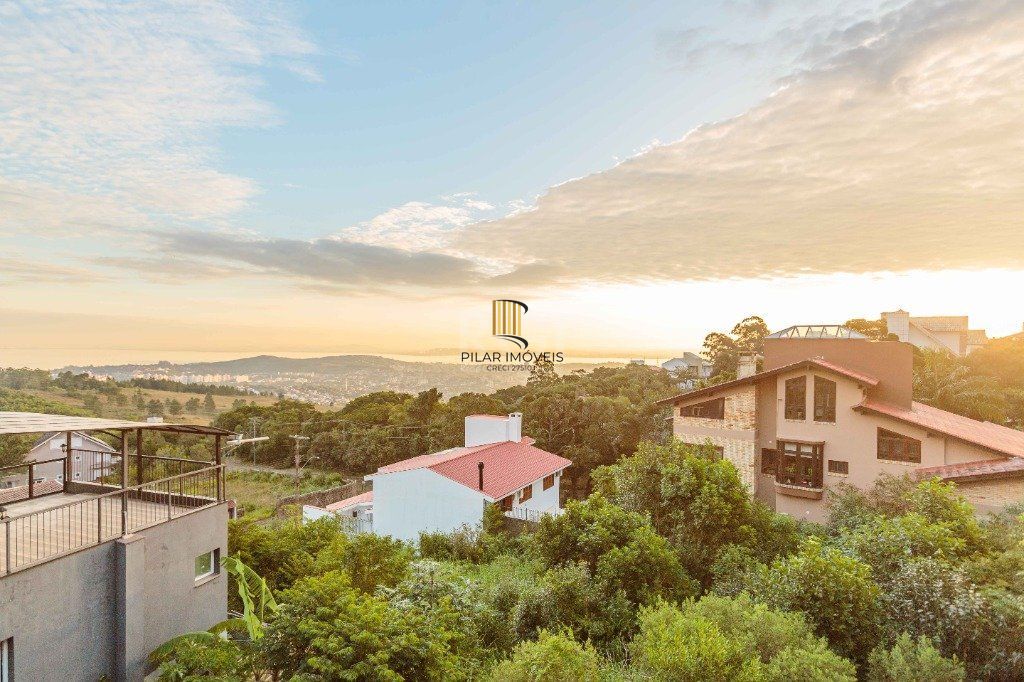 Casa de 498m², bairro Teresópolis