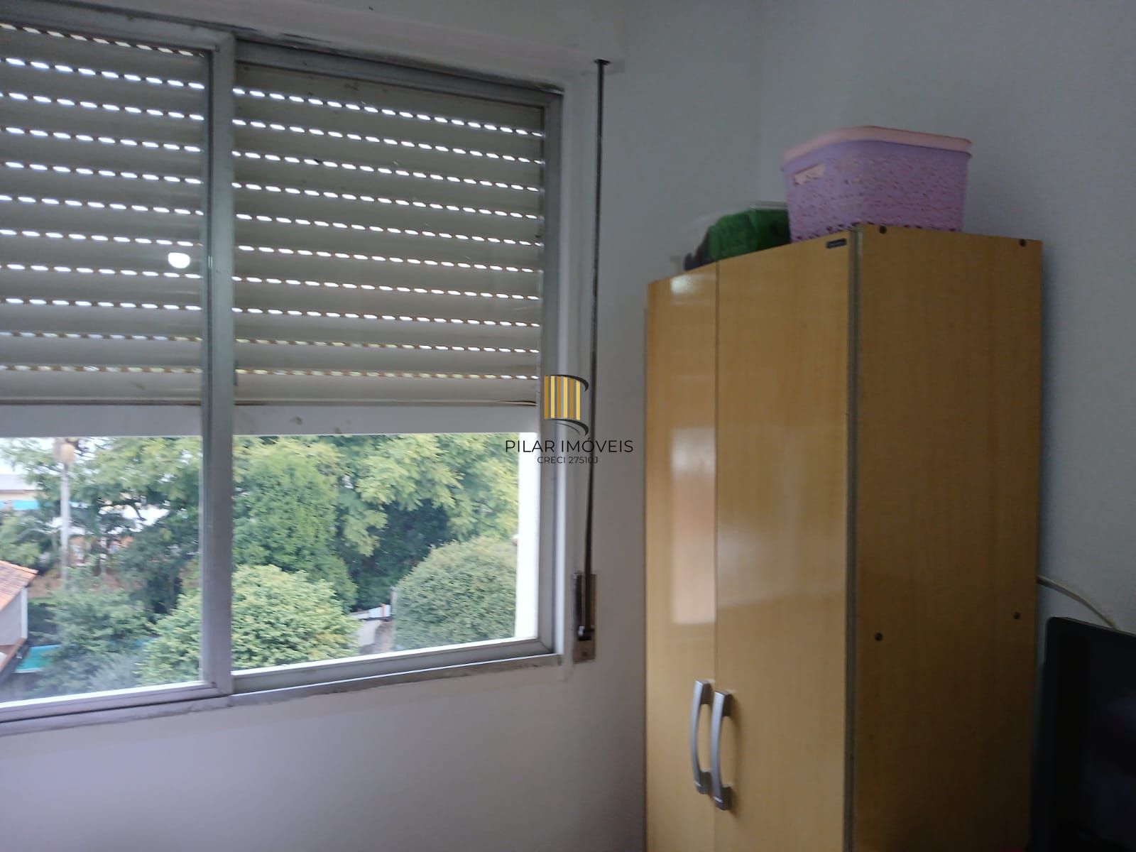 Apartamento de 02 dormitorios na Rua Nunes,bairro Medianeira -Porto Alegre