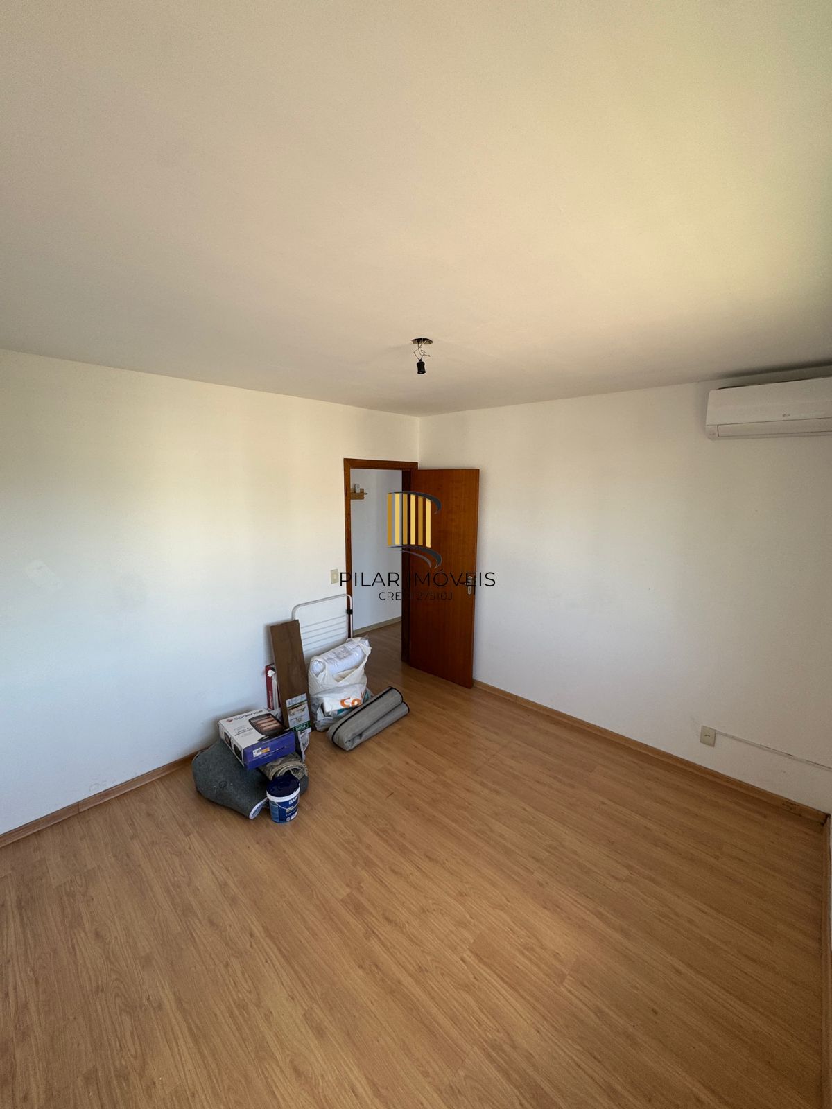 Apartamento 2 dormitórios com 2 vagas Bairro Medianeira Porto Alegre