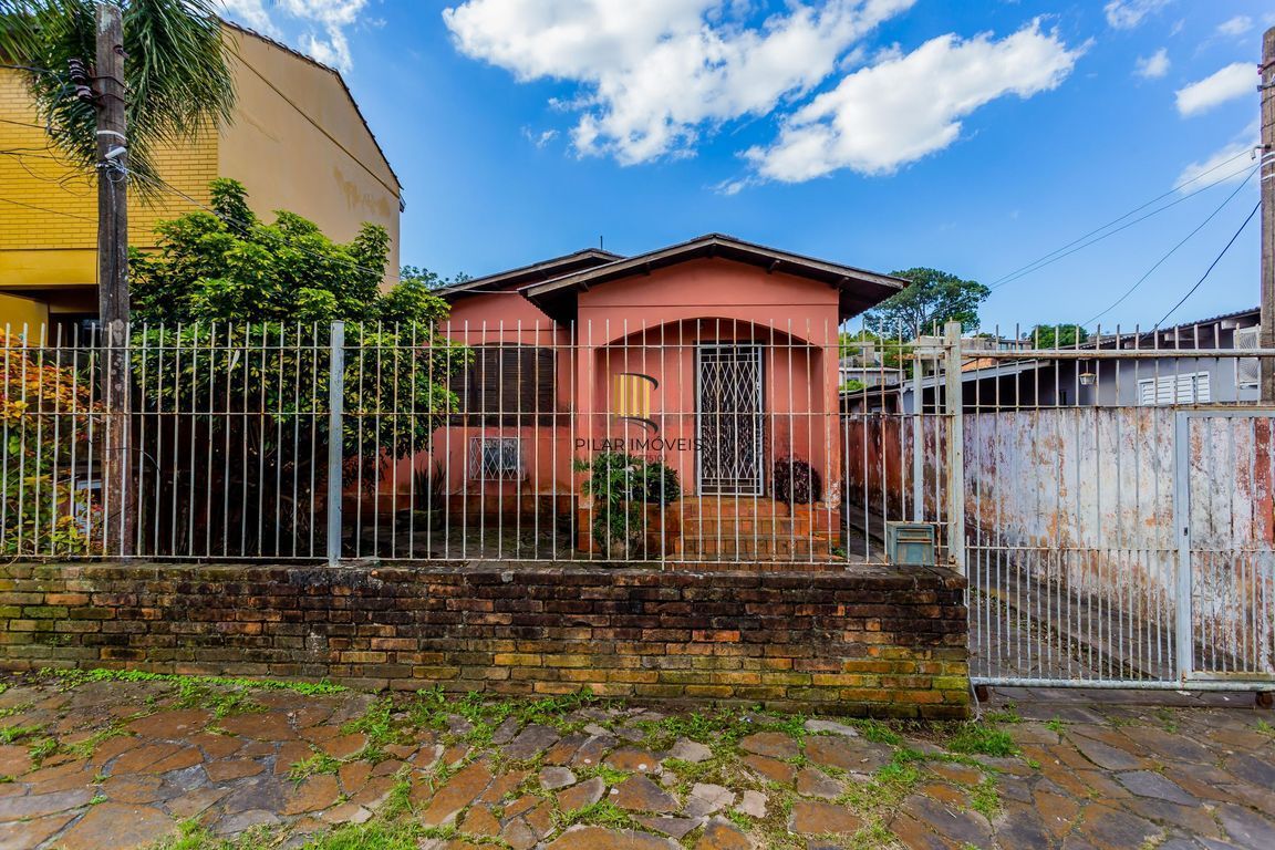 Casa de 3 dormitórios  no Bairro Vila Jardim - Porto Alegre - Pilar Imóveis