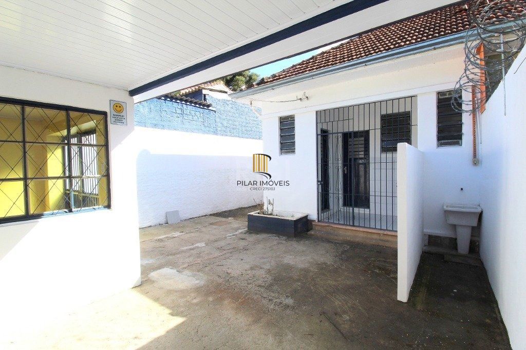 Casa 6 dormitórios no bairro Teresópolis