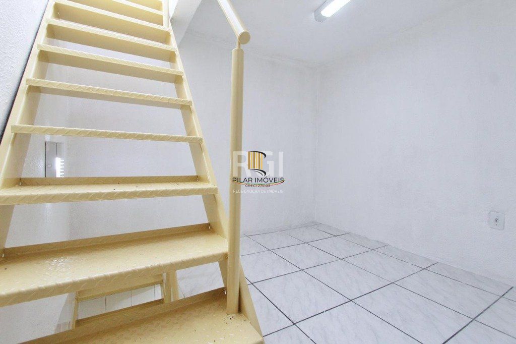Sobrado para Venda - 70m², 2 dormitórios, Nonoai