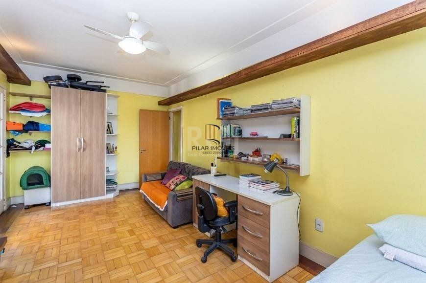 Apartamento 148m² - semi mobiliado, 2 dormitórios, 1 suíte e 1 vaga de garagem no bairro Bom Fim