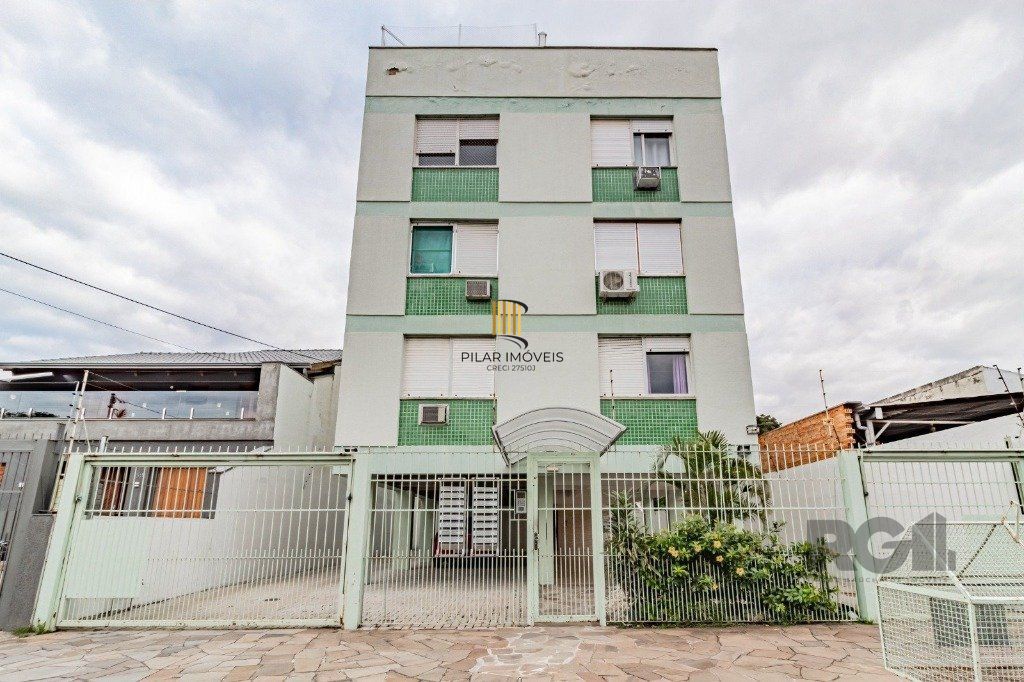 Apartamento de 2 dormitórios no bairro Glória