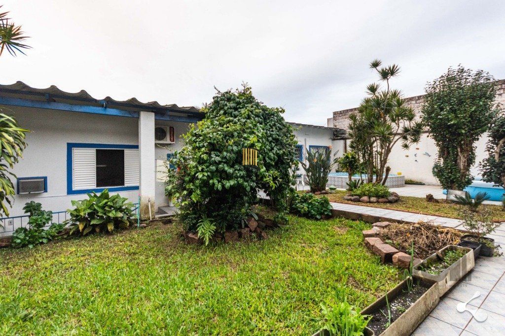 Casa para Venda - 240m², 3 dormitórios, sendo 1 suites, 3 vagas - Cristal