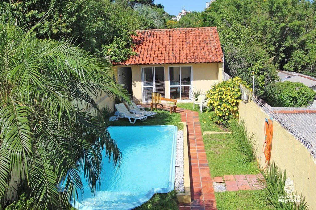 Casa para Venda - 240m², 5 dormitórios, sendo 1 suites, 3 vagas - Menino Deus