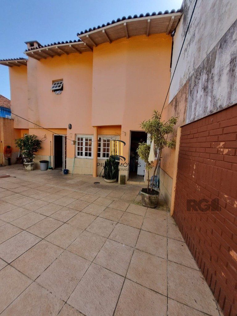 Casa com 5 quartos e espaço gourmet | Próx. à Terceira Perimetral