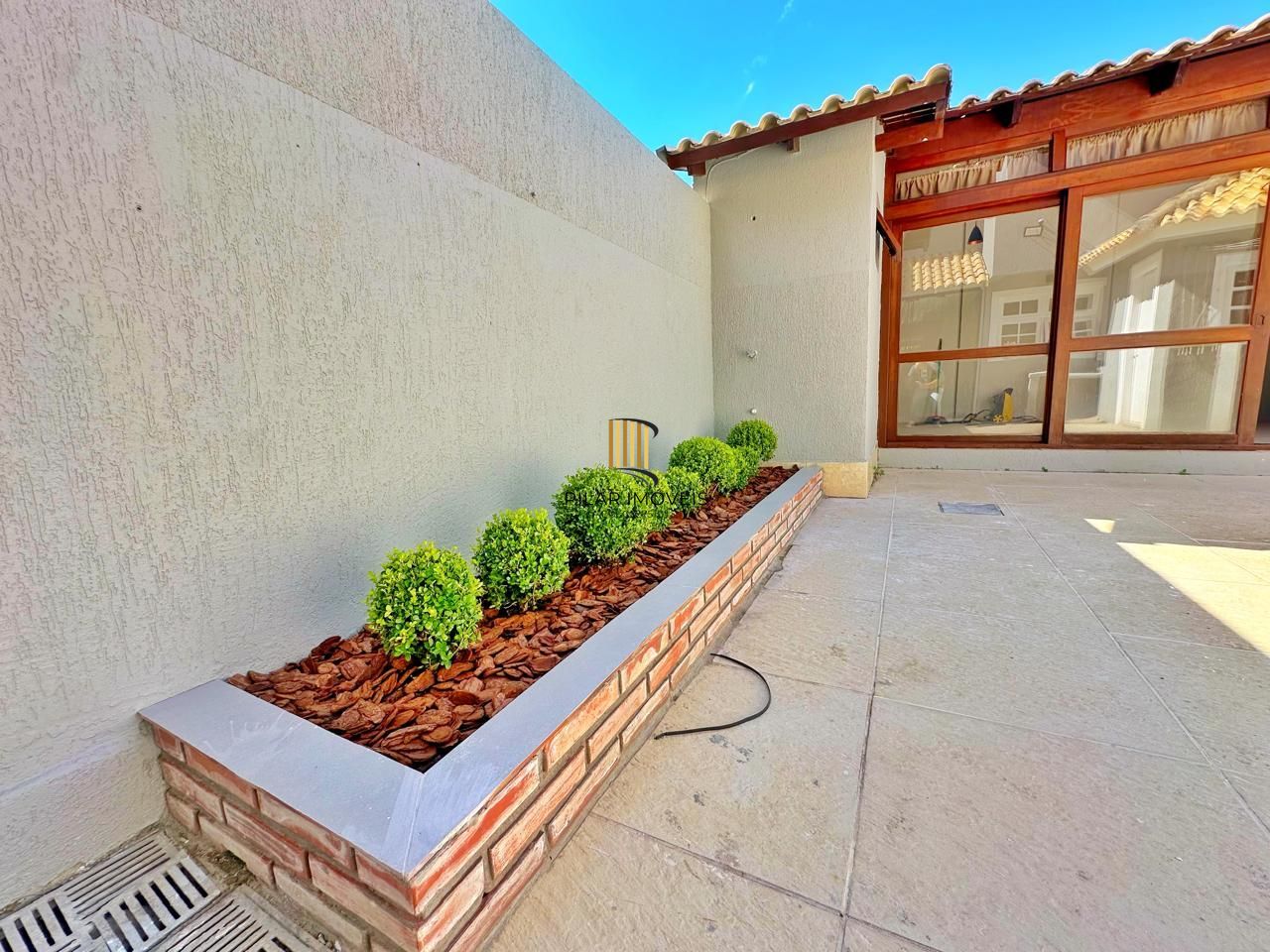 Casa 3 dormitórios no bairro Hípica