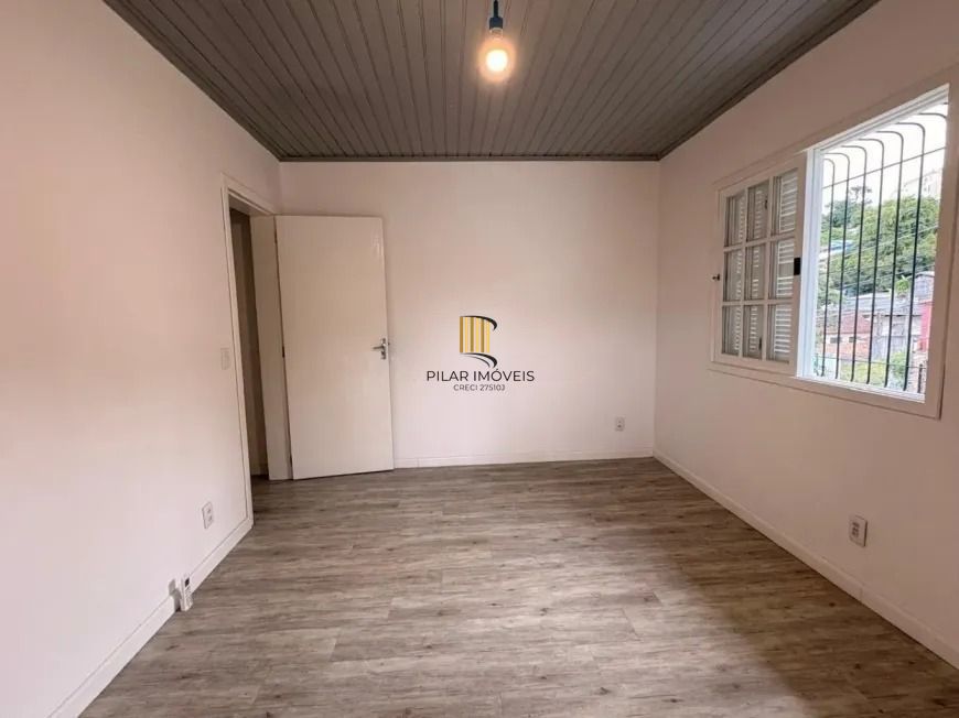 Casa 3 dormitórios à venda no bairro Nonoai, Porto Alegre