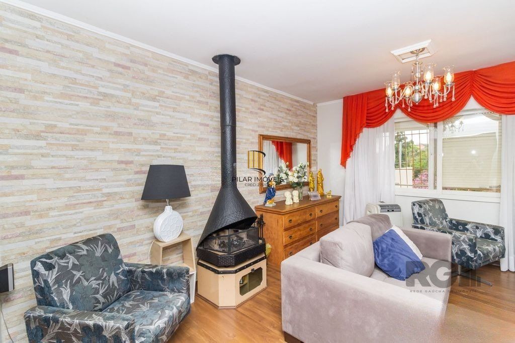Casa 4 dormitórios no bairro Espírito Santo