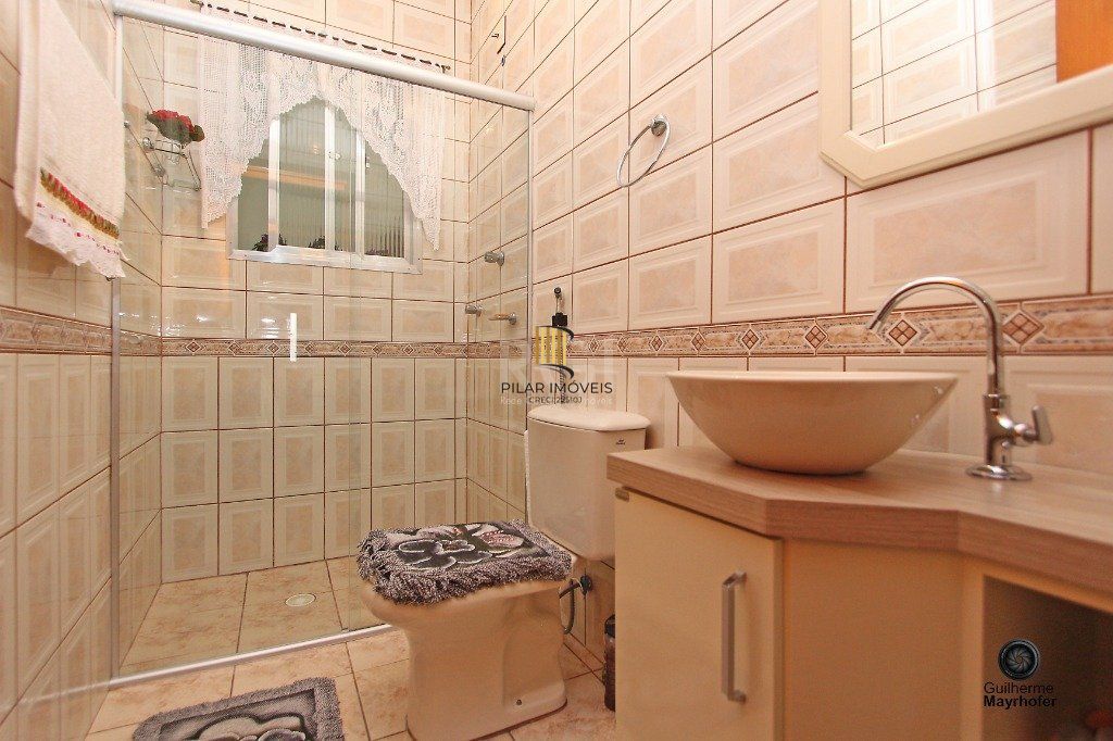 Casa para Venda - 165m², 3 dormitórios, sendo 1 suites, 2 vagas - Medianeira