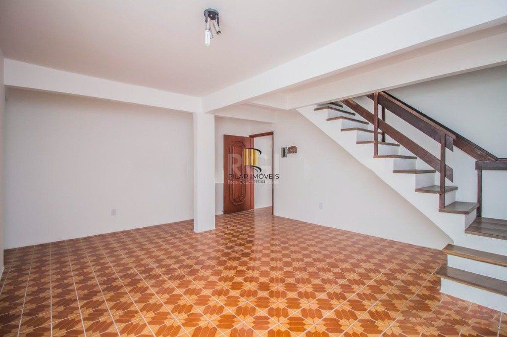Casa para Venda - 440m², 3 dormitórios, sendo 2 suites, 2 vagas - Cidade Baixa