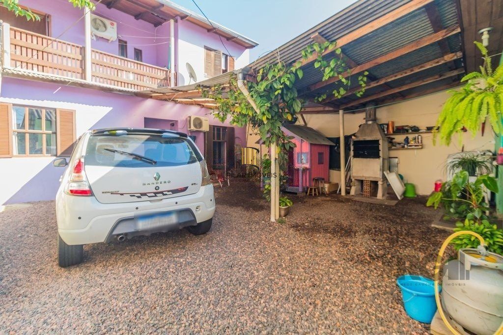 Casa com 4 dormitórios no bairro Santa Maria Goretti