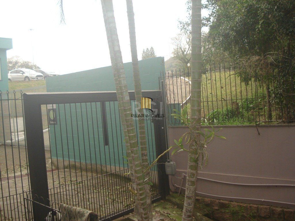 Casa para Venda - 500m², 6 dormitórios, sendo 2 suites, 4 vagas - Glória