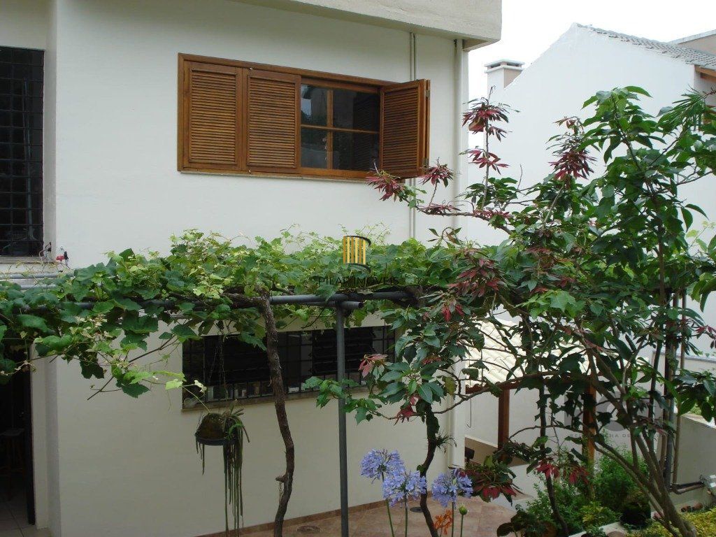 Casa 3 dormitórios no bairro Ipanema