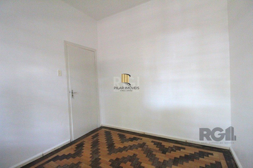 Casa 6 dormitórios no bairro Teresópolis