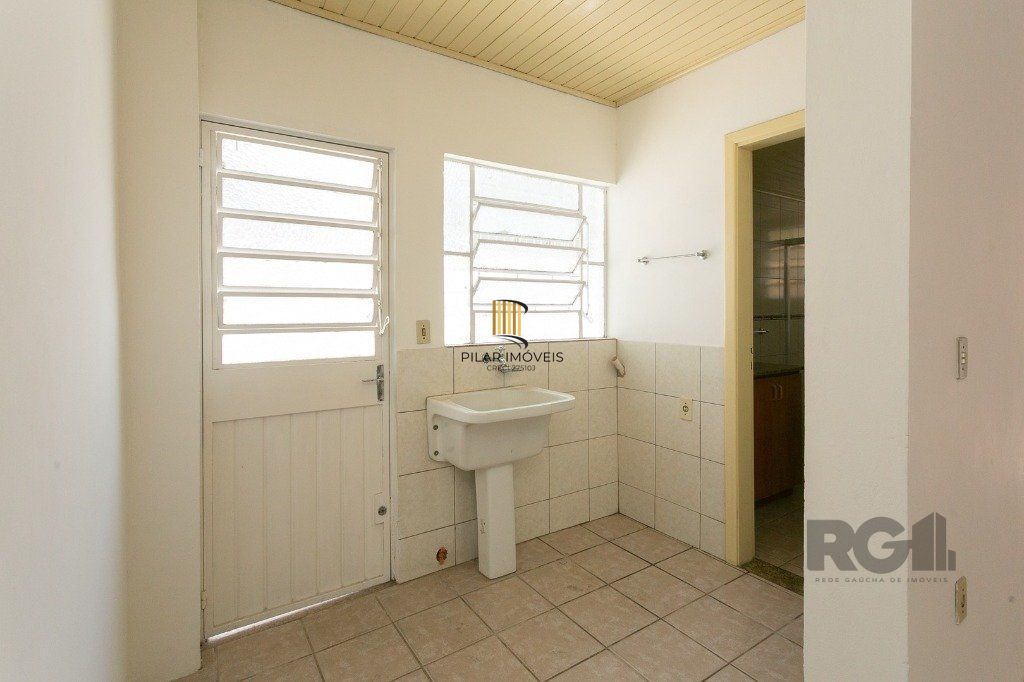 Casa com 5 dormitórios no bairro Jardim Carvalho