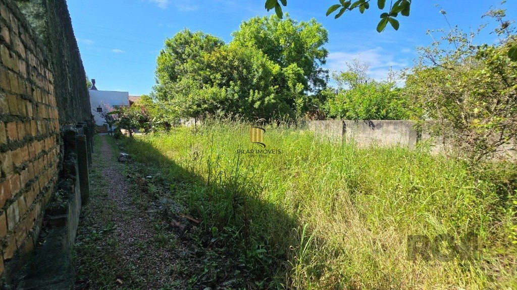 Casa com 161,25m², 3 dormitórios, 4 vagas no bairro Belém Novo