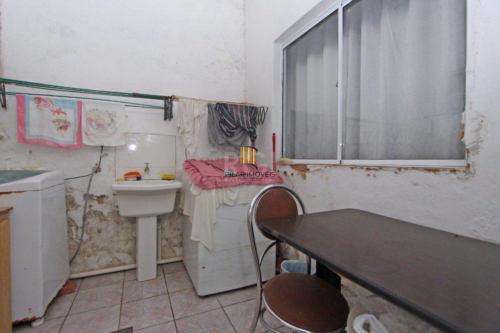 Casa para Venda - 160m², 4 dormitórios, sendo 1 suites, 3 vagas - Medianeira