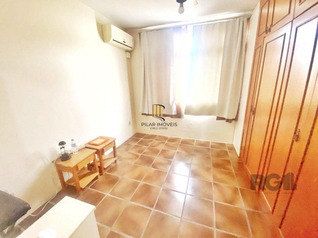Casa 4 dormitórios no bairro Nonoai