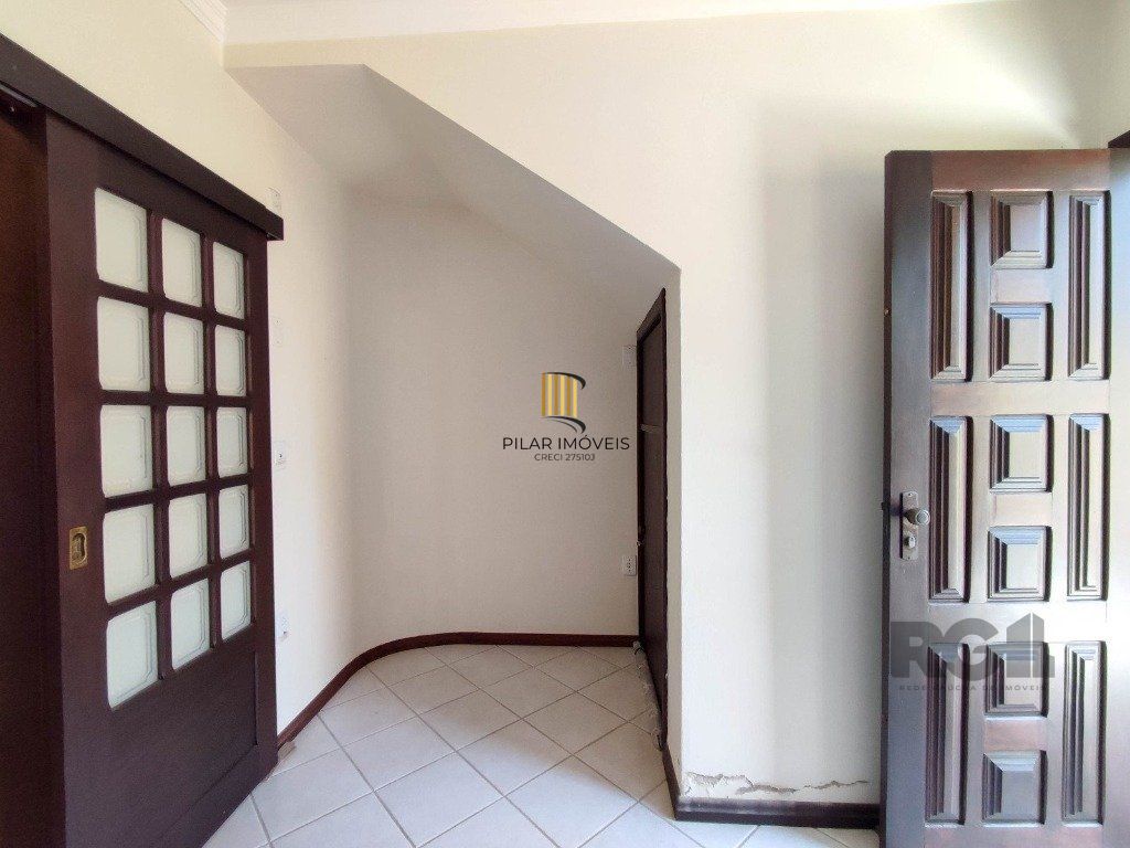 Excelente casa de 230m² com 4 dormitórios e 3 vagas.