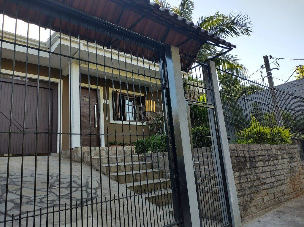 Casa para Venda - 214m², 2 dormitórios, 4 vagas - Parque Santa Fé