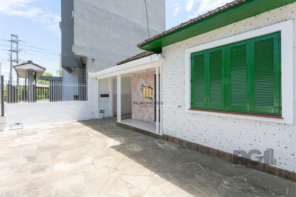 Casa com 5 dormitórios no bairro Jardim Carvalho