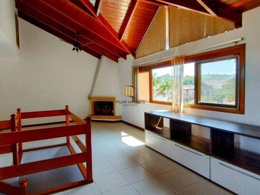 Casa de 3 dormitórios no bairro Ipanema - Porto Alegre