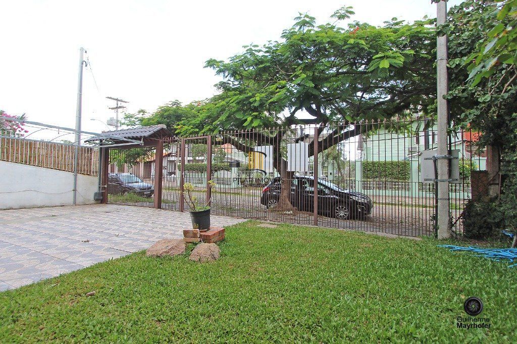 Casa para Venda - 177.58m², 3 dormitórios, sendo 1 suites, 4 vagas - Guarujá