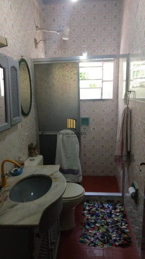Casa com 3 dormitórios no bairro Sarandi