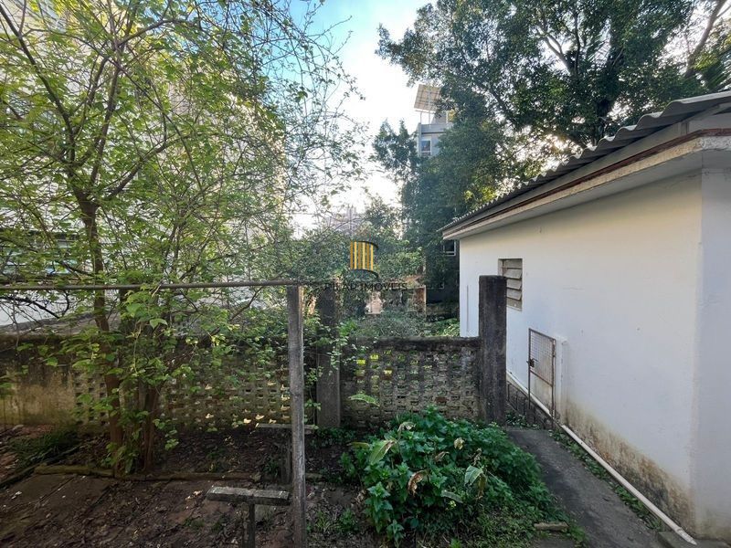 Casa 4 dormitórios no bairro Rio Branco em Porto Alegre para Alugar