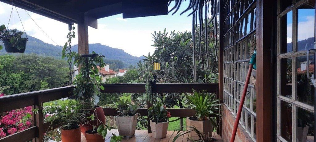 Casa para Venda - 160m², 2 dormitórios, 3 vagas - Colinas Verdes