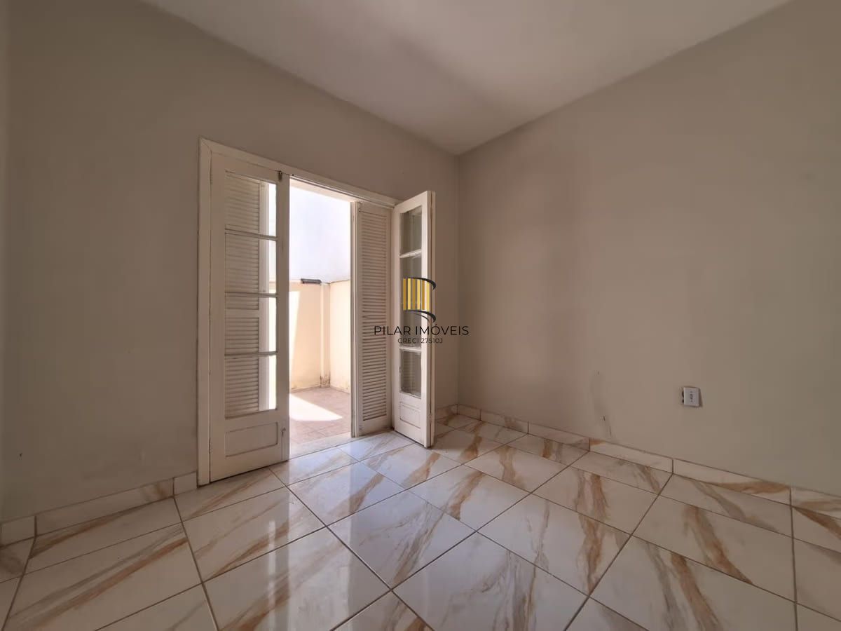 Apartamento de 2 dormitórios à venda em Praia de Belas, Porto Alegre.