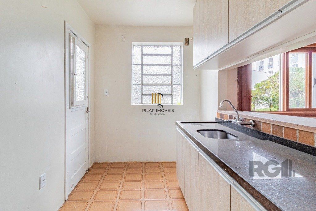 Apartamento de 2 dormitórios no bairro Glória