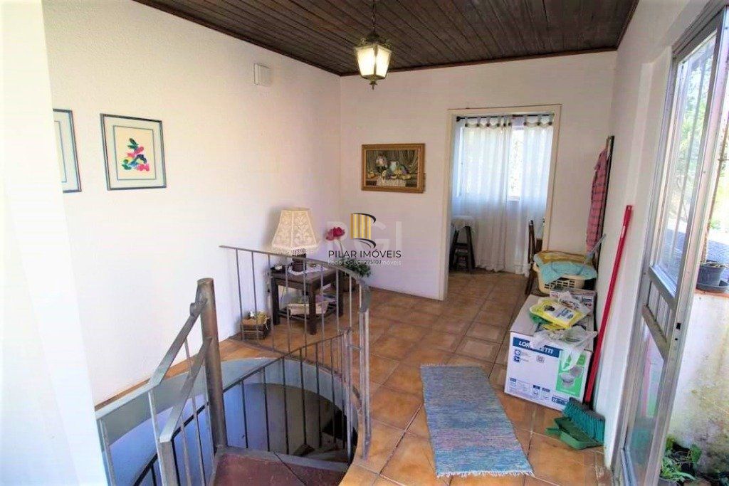 Casa para Venda - 287m², 3 dormitórios, sendo 2 suites, 4 vagas - Nonoai