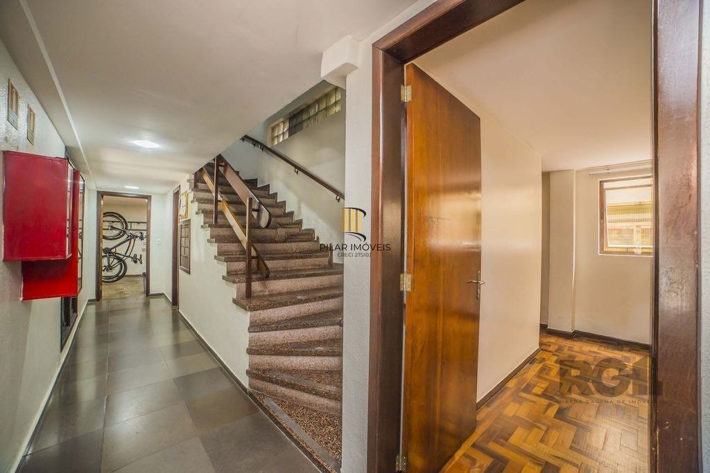 Apartamento 82m² - 2 dormitórios, 1 vaga no bairro Menino Deus