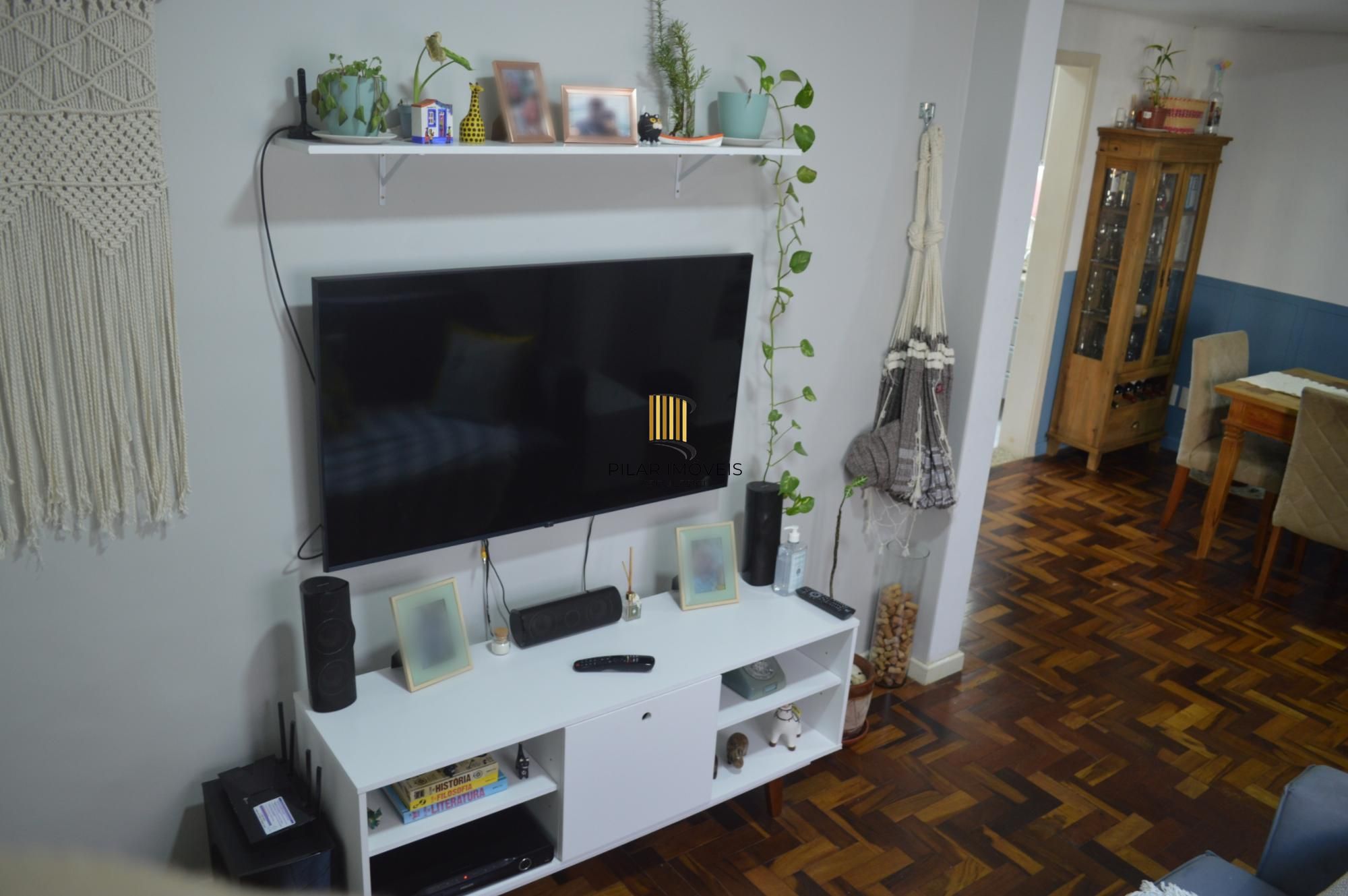 Apartamento com 3 quartos e 77m² à venda em Teresópolis, Porto Alegre.