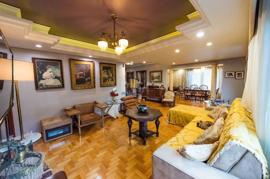 Casa para Venda - 317m², 5 dormitórios, sendo 1 suites, 2 vagas - Teresópolis