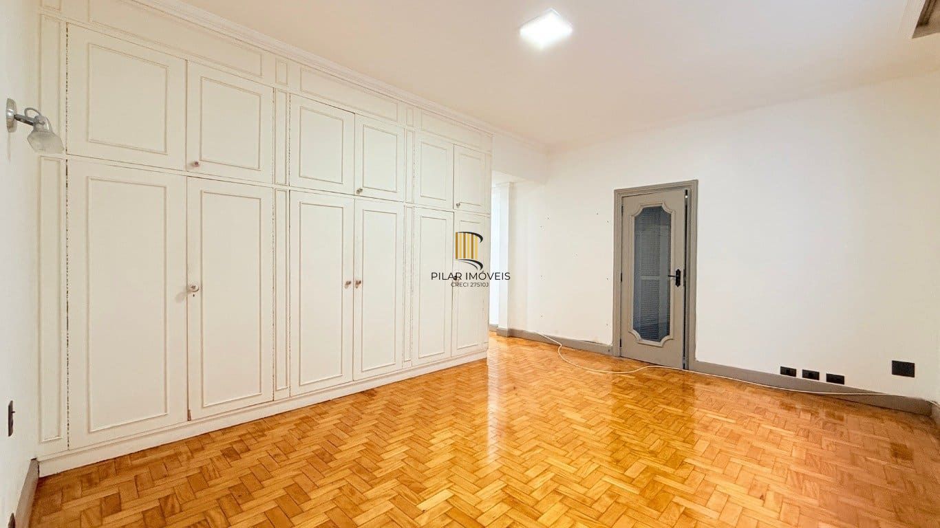 Apartamento de 3 dormitórios à venda em Independência, Porto Alegre