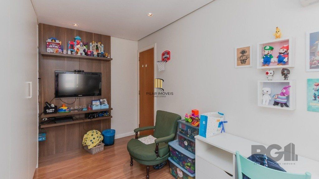 Excelente casa em condomínio de 249m² com 03 dormitórios e 4 vagas.