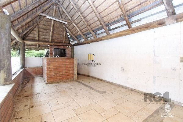 Casa em condomínio 111m² - 3 dormitórios sendo 1 suíte e 4 vagas no bairro Espirito Santo