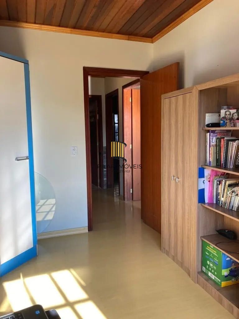 Casa de 3 dormitórios com 181m² à venda em Partenon, Porto Alegre.