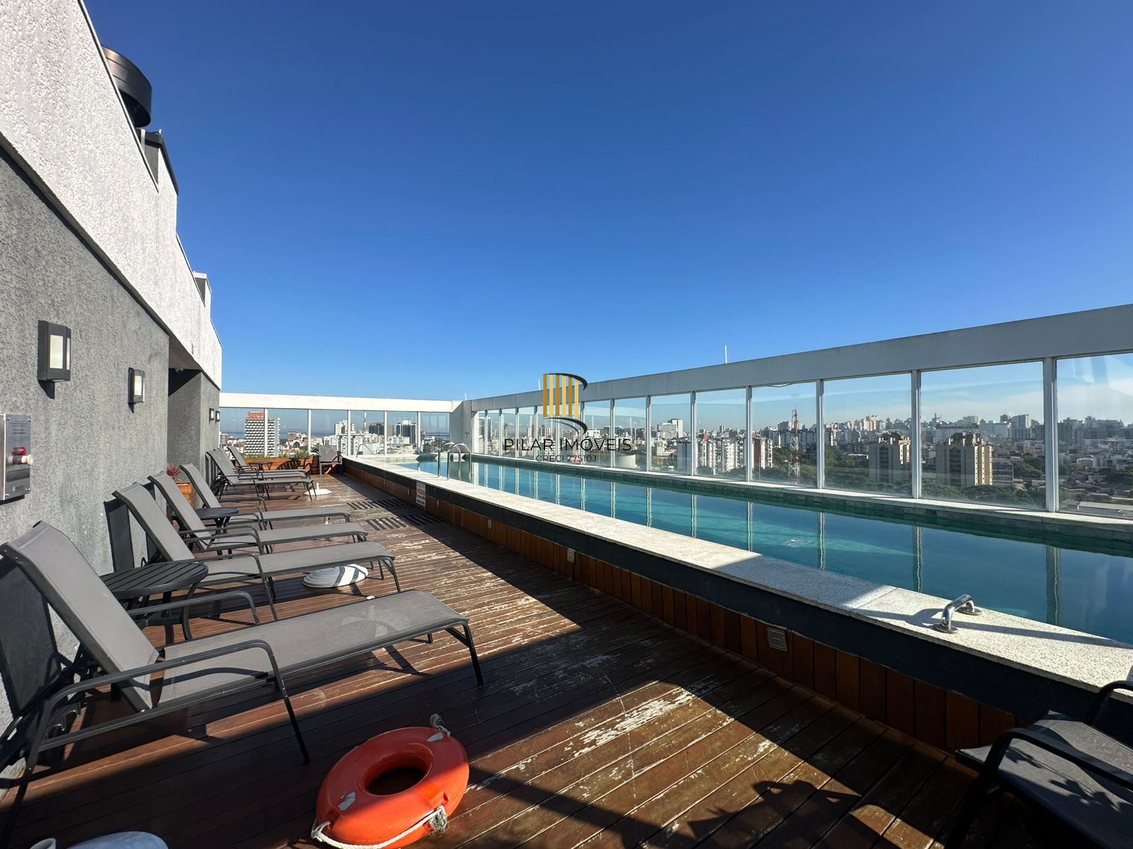 Apartamento Mobiliado e Reformado com Closet, Churrasqueira e Infraestrutura Completa no Centro de Porto Alegre