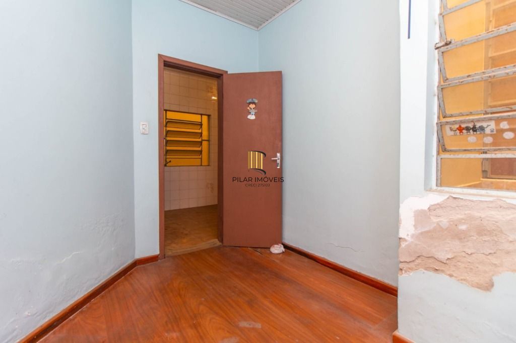 Casa com 3 dormitórios, 1 vaga e 74m² no bairro Cristo Redentor