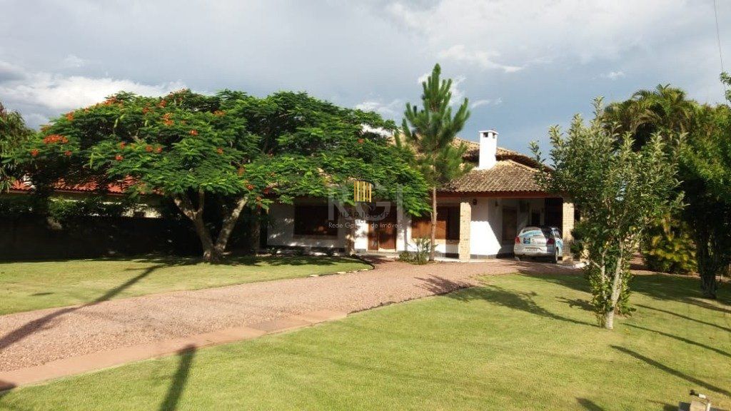 Casa para Venda - 220m², 2 dormitórios, sendo 1 suites, 4 vagas - Belém Novo