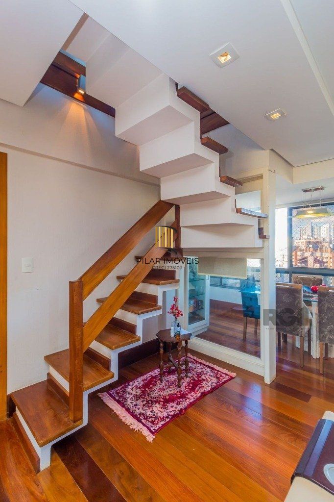 Excelente cobertura de 175m² com 3 dormitórios e 2 vagas.