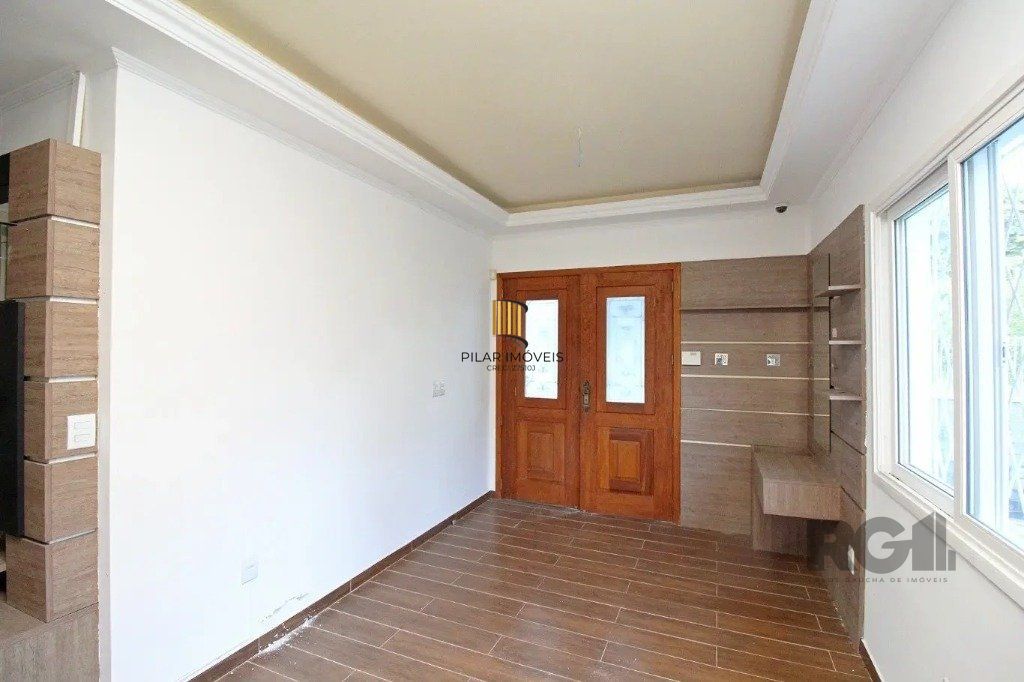 Casa de 3 dormitórios, no bairro Aberta dos Morros