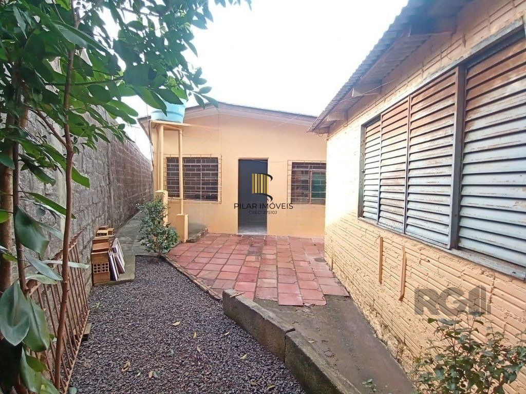 Casa de 2 dormitórios no bairro Campo Novo