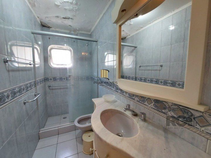 Apartamento com 2 quartos com suite e  1 vaga na Felix da Cunha em Porto Alegre